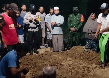 Heboh, Makam Paranormal Dibongkar dan Tali Pocong Dicuri