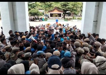 Demo Mahasiswa PMII Merangin, Tiga Jam Orasi Tak Digubris Dewan
