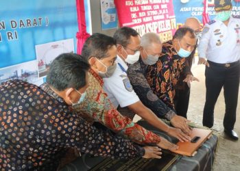 Varial Dampingi Dirjen Perhubungan Darat Resmikan Pelabuhan Ro-Ro Kualatungkal