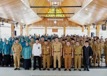 Bupati Batanghari Lantik Pj. Sekda dan Buka Rakor Kepala Desa se-Kabupaten Batanghari Tahun 2025